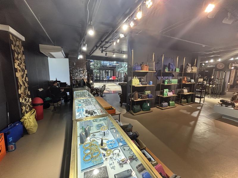 To Let commercial Property for Rent in Gardens Western Cape